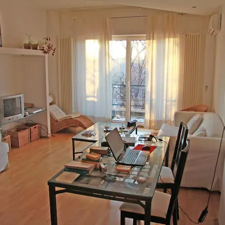 Park Apartment *