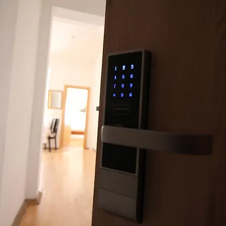 Park Apartment *